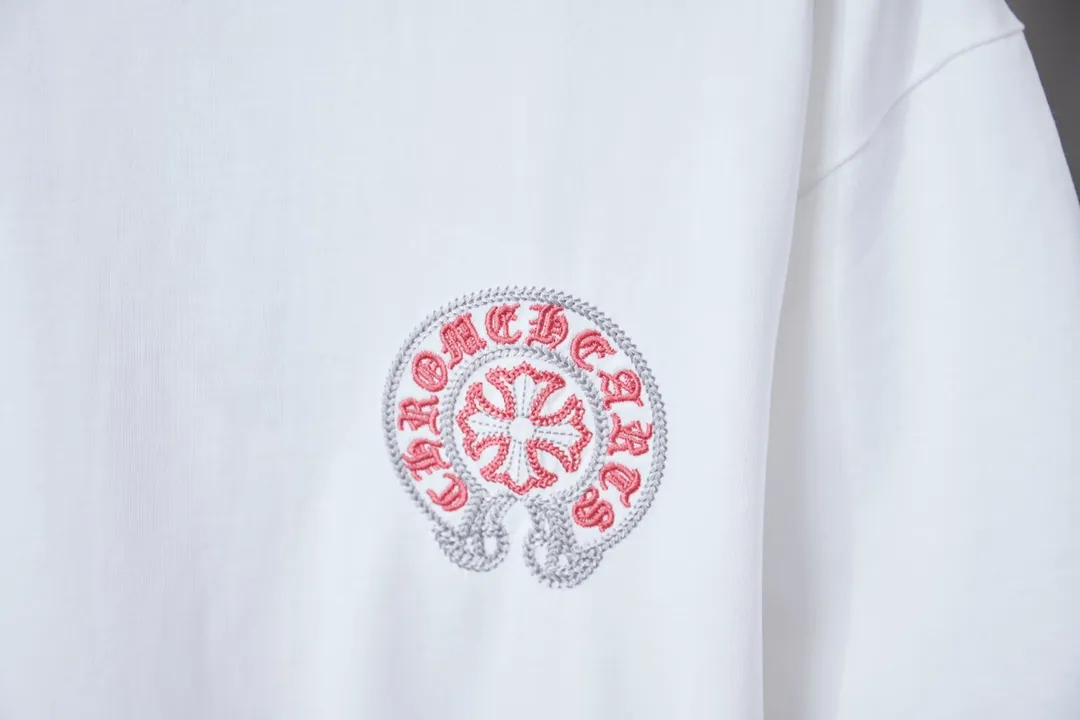 🅿️200 Ch*ome Hearte 25SS Early Spring New Style Embroidered Crow Heart Short Sleeves Light Luxury Essential Item for Daily Commuting for Men and Women Correct Version Welcome to Compare Detailed Features · 320g 100% pure cotton double yarn jersey fabric · Custom dyed in the same vat, special thickened 32 pieces double-stranded 1X1 thread · Imported Tajima machine hollow embroidery ➕ tatami embroidered Crow Heart letters · Garment washing➕Tear on collar, cuffs, hem · Double-needle stitching across seams · Original main mark, washed tag, branded moisture-proof paper packaging Color: Black/White Size: S/M/L/XL